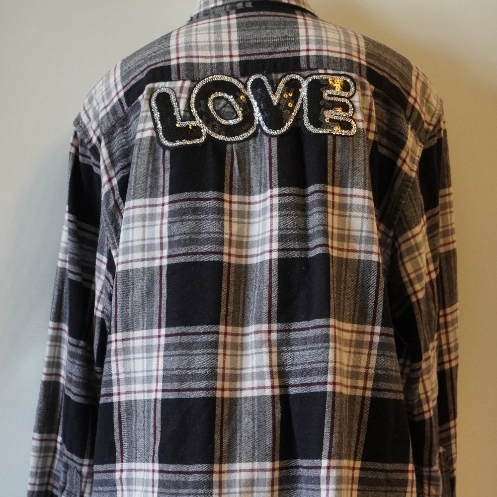 * Womens Sojara Black, Wht, Gray, Burgundy Plaid Sequin "Love" Button Down Top L